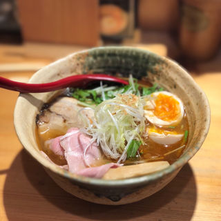 味玉入りあご塩らー麺(焼きあご塩らー麺 たかはし 上野店 )