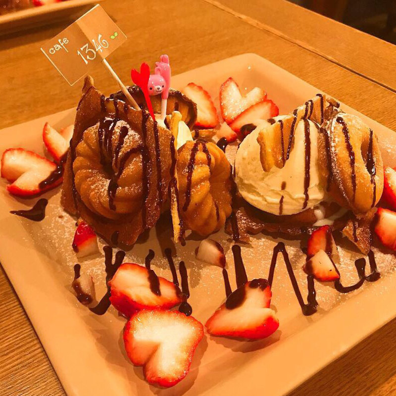 焼きドーナツ・黒いちご（チョコソース）(cafe1346)