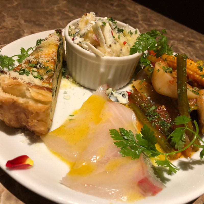 本日の前菜盛り合わせ 3種(大手町ワインバル 八十郎商店)