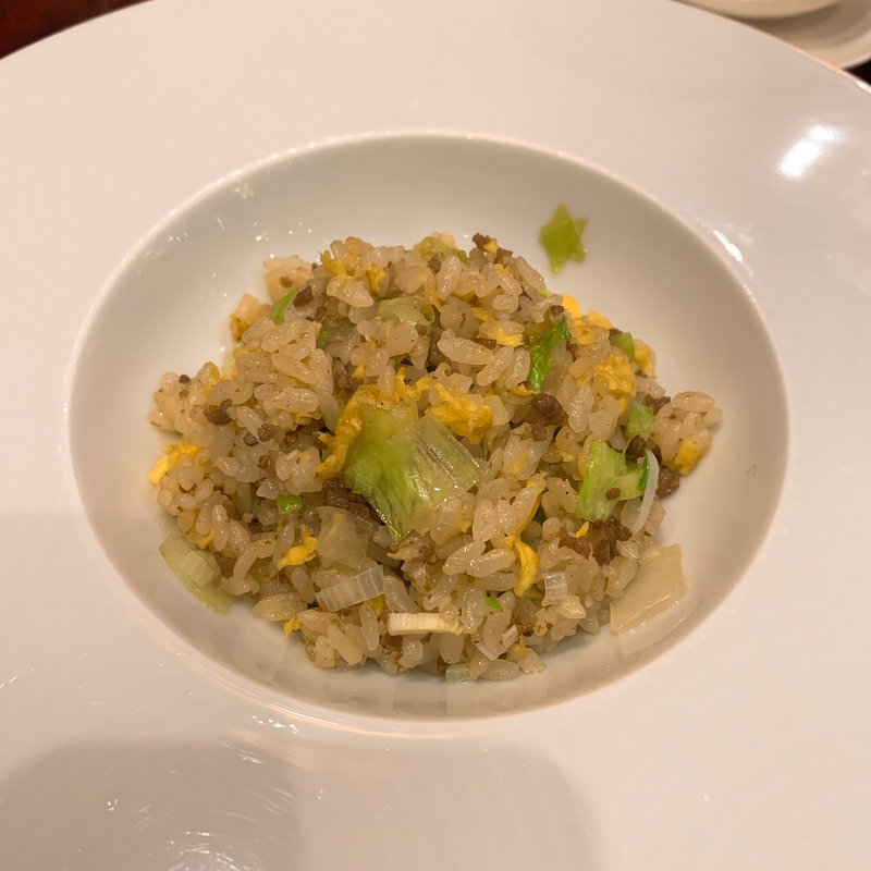 牛肉とレタスの炒飯(萬珍樓本店)