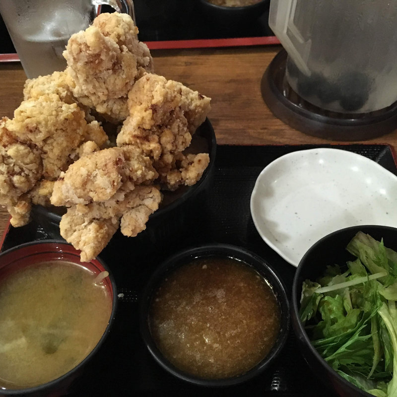 名物！！大盛り鶏唐揚(ひなたかなた)