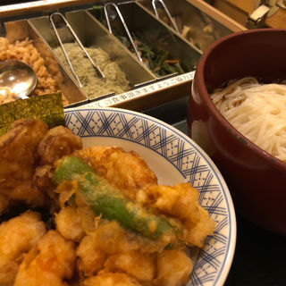 稲庭うどん 冷 ぶっかけと天丼金子半之助の天ばら飯 稲庭うどんとめし 金子半之助 コレド室町店 の口コミ一覧 おいしい一皿が集まるグルメコミュニティサービス Sarah