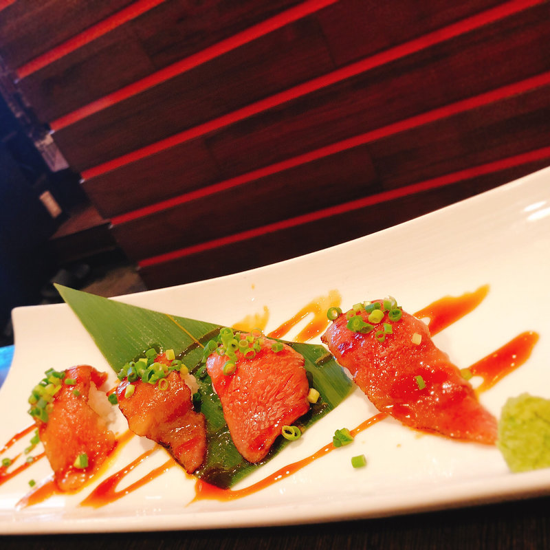 和牛炙り握り(焼肉 虎（タイガ）)