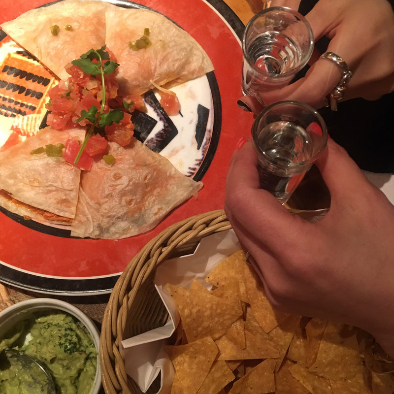 (ZONA ROSA（ソナロッサ）)