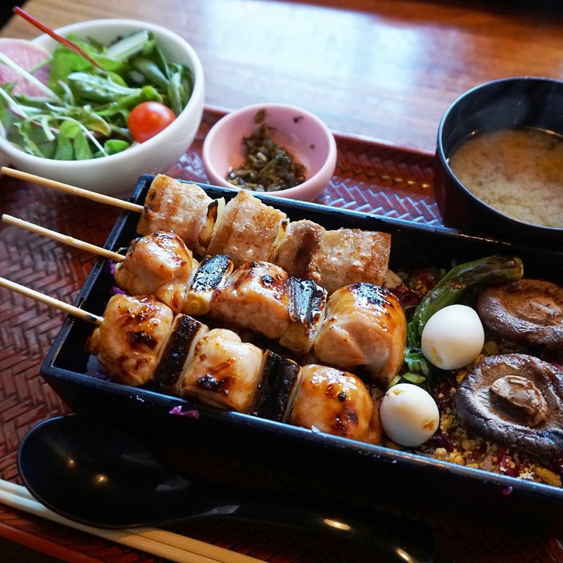 博多焼とり重(焼とりの八兵衛 ソラリアプラザ店)