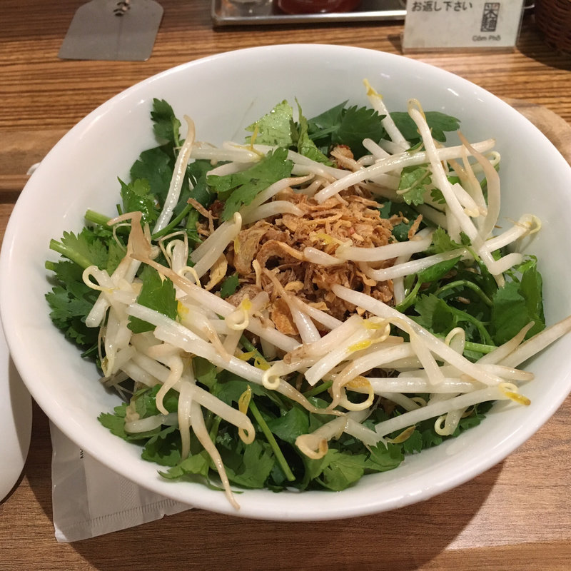 パクチーまぜそば(Com Pho 新宿フロントタワー店 （コムフォー）)