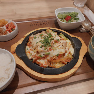 チーズもつ鉄板(韓国料理 HIRAKU～ヒラク～)