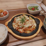 チーズもつ鉄板(チゲ料理＆韓国鉄板 HIRAKU)