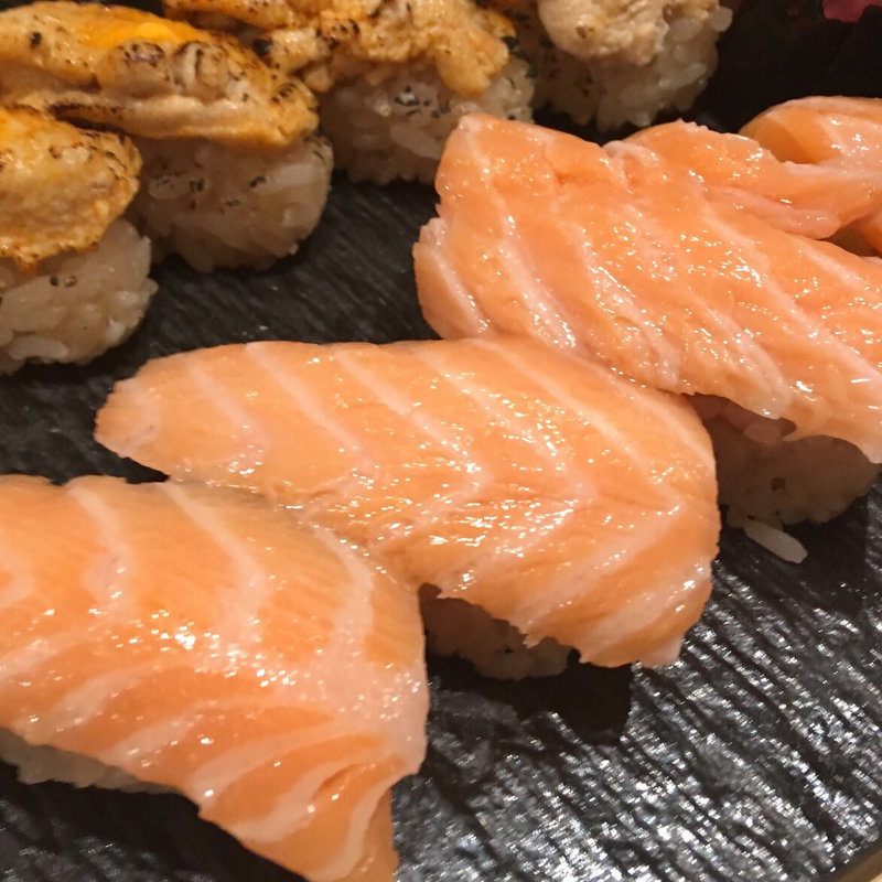 飲めるサーモン(鮨・酒・肴 杉玉 神保町店)