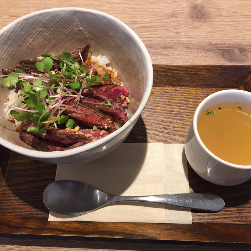 ステーキ丼(バリシャス)