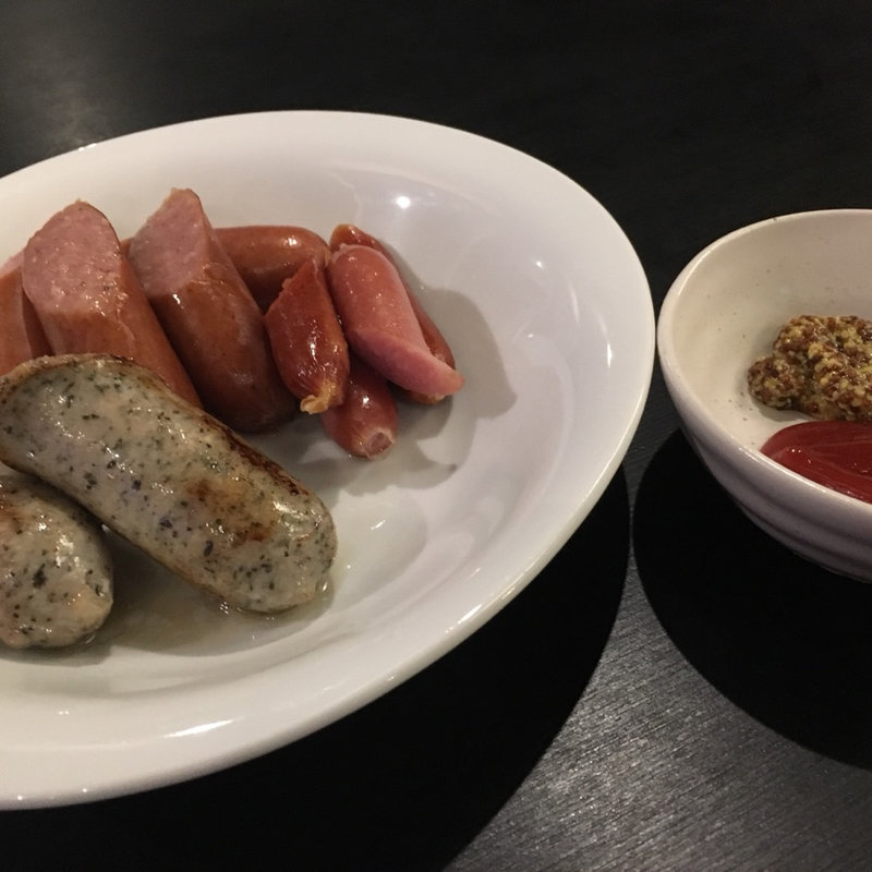 ソーセージ盛り合わせ(射撃酒場 BB BAR)