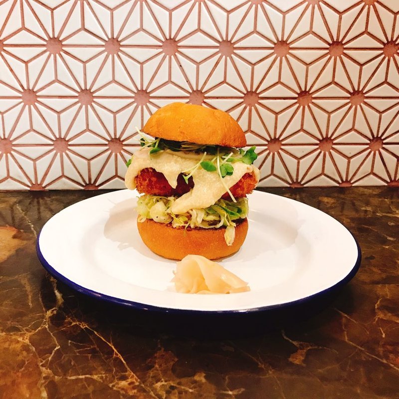 昆布〆フィッシュバーガー(デリファシャス)