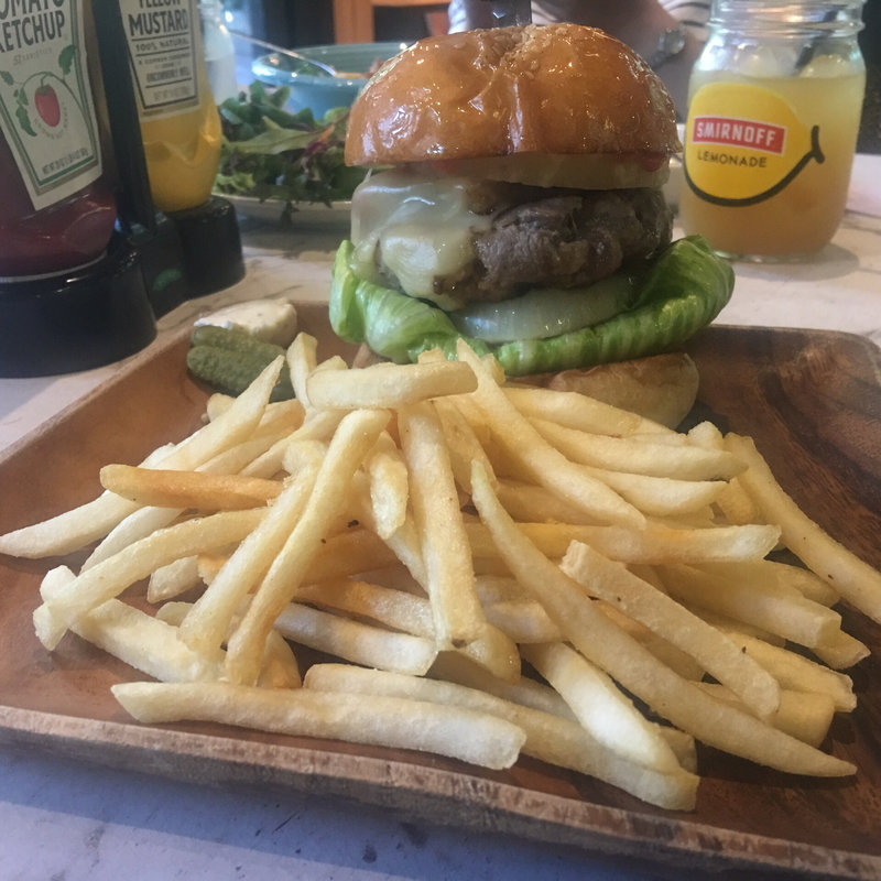 ハワイアンバーガー(マウカキッチン 赤坂インターシティAIR店)