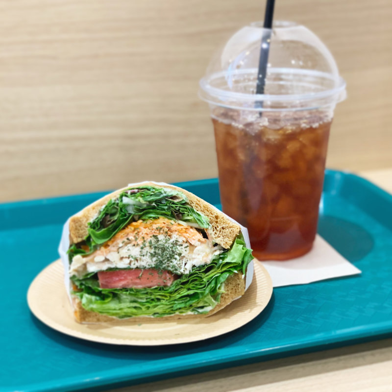 大葉とごまチキンのサンドウィッチ(hana・yasai 栄店)