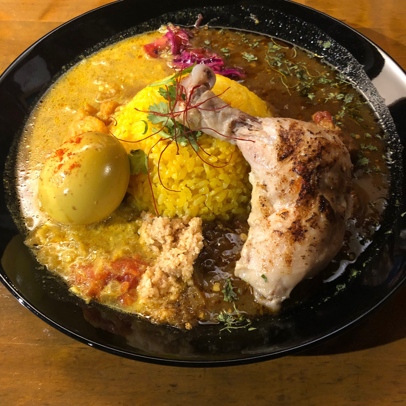 あいがけカレー炙りチキン乗せ(ゆっカリー)