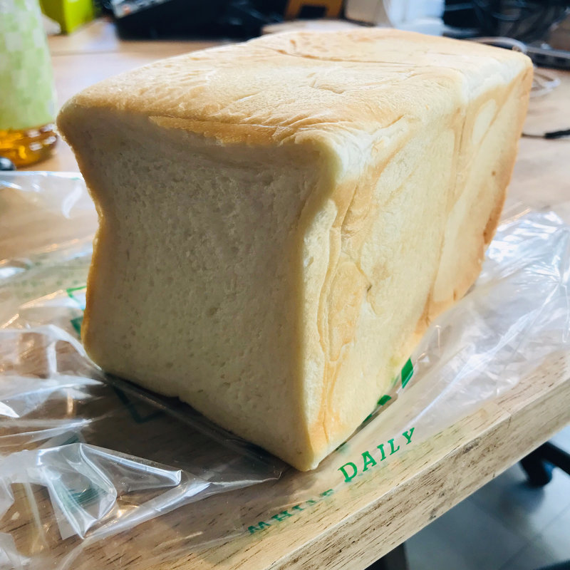 1斤(パンのペリカン)