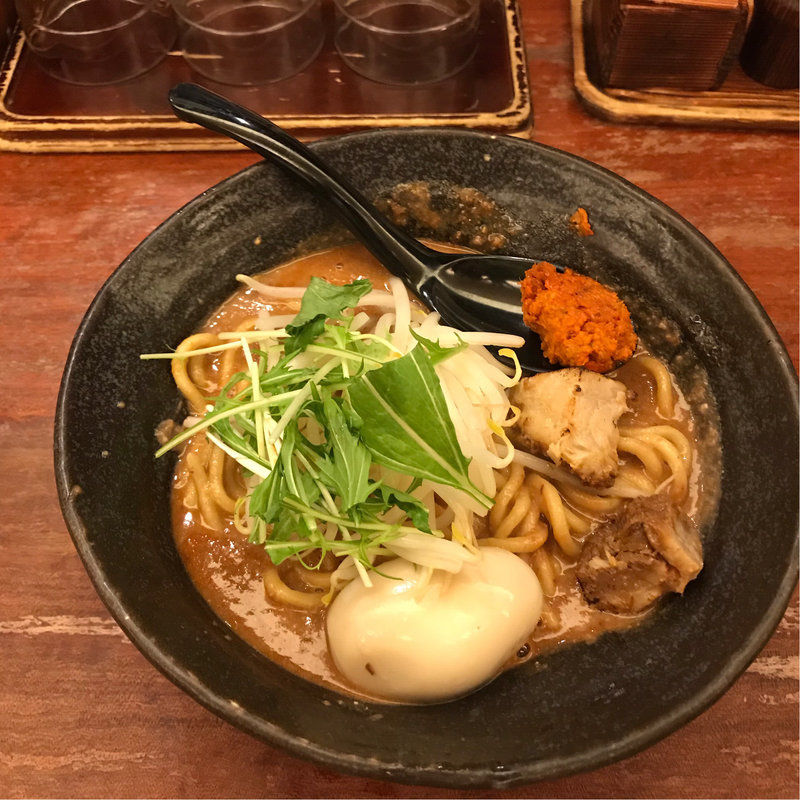 山、味付け玉子(辛麺真空 町田本店)