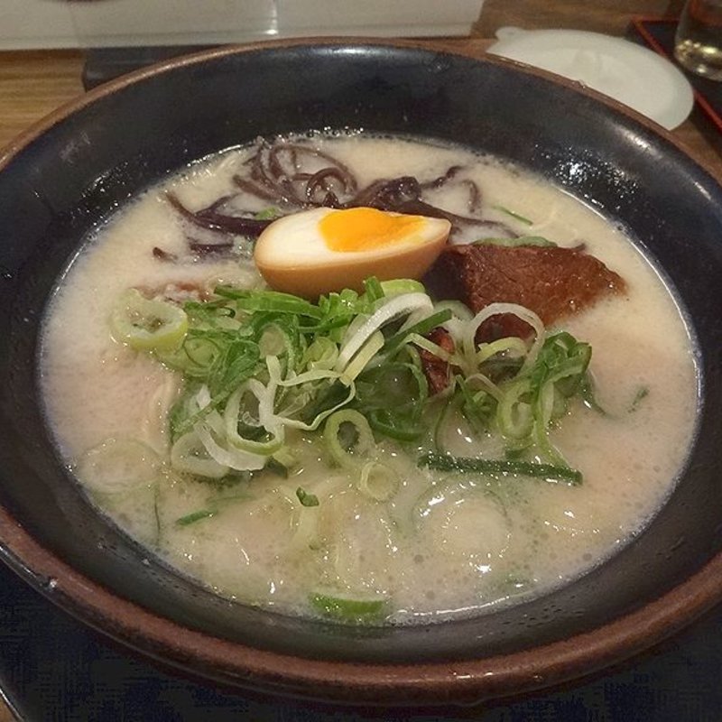 豚骨醤油ラーメン(極厚焼豚らーめん 天翔 )