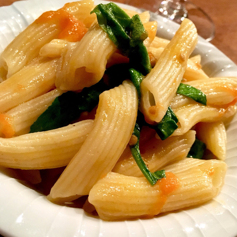 ゴールデンエッグとルッコラのペンネ(コノ花まひろ )