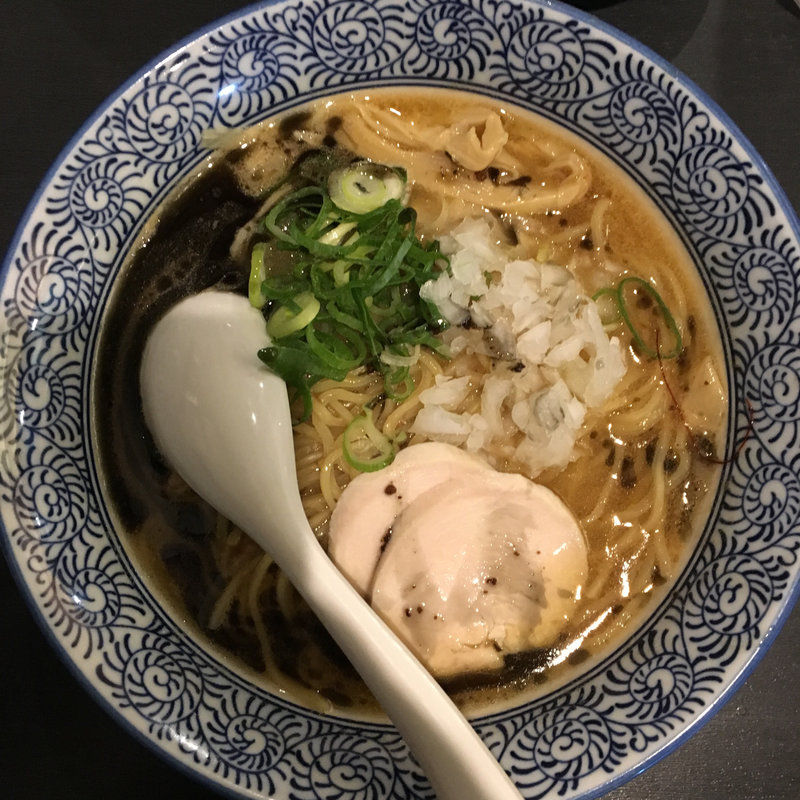 焦がしニンニク白鶏そば(濃厚鶏そば 晴壱 はるいち)