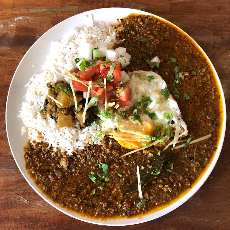 キーマ＆フライドエッグ(ガネーシュン)