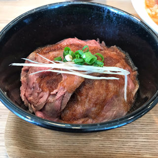 ローストビーフ丼(火ノ鷺)