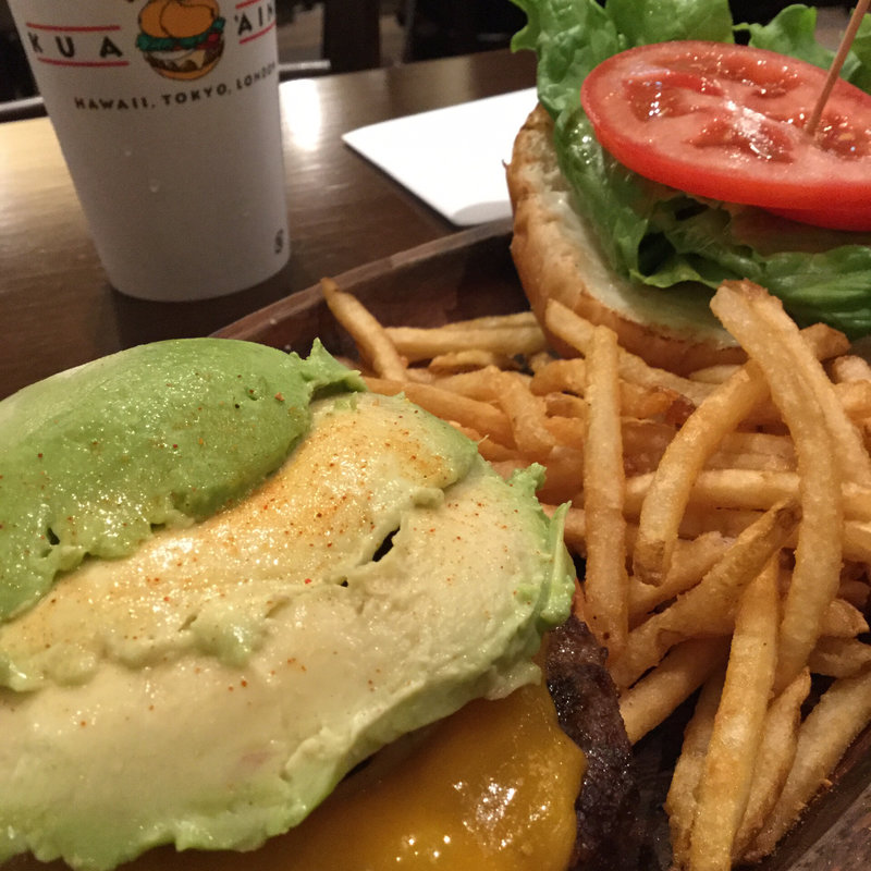 アボカドチーズバーガーセット(Kua Aina)