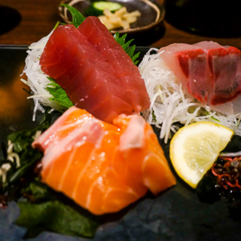 刺身定食(魚心 新宿総本店)