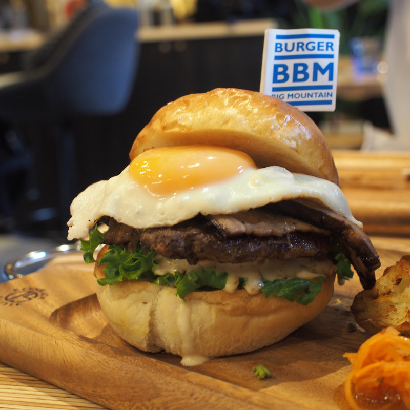ベーコンエッグバーガー(B.B.M)