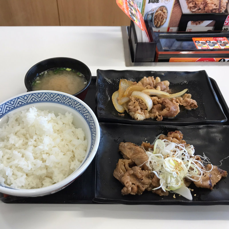 牛牛定食(吉野家 狭山台店)