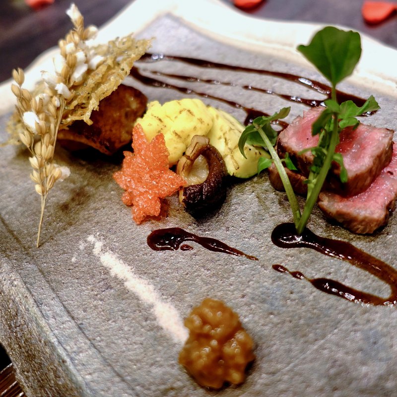 黒毛和牛ロース　添え野菜(梅田なだ万茶寮)