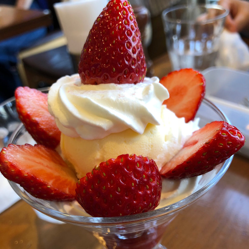 いちごパフェ ハーフサイズ(いたがき 本店 )