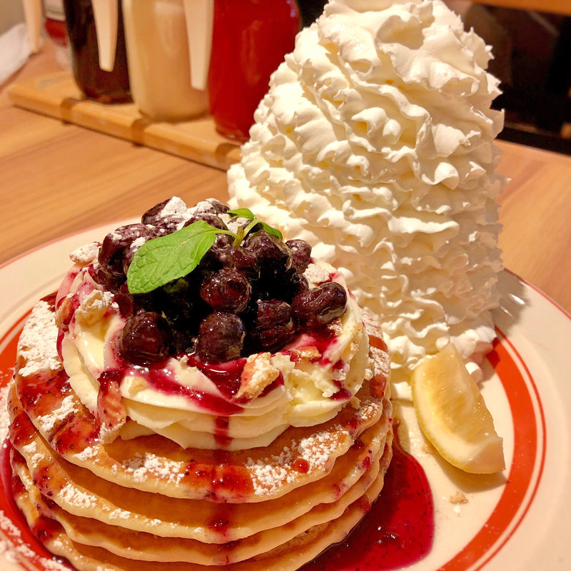 ブルーベリーレアチーズパンケーキ(Eggs 'n Things 仙台店)