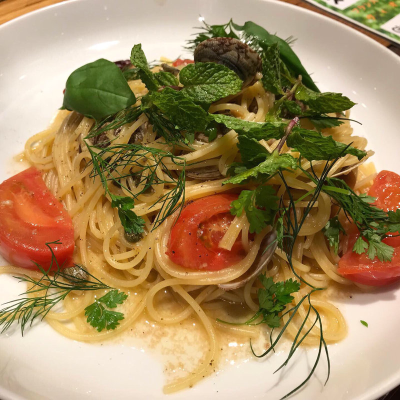 トマトのハーフボンゴレ(AW55 アトレ品川店)