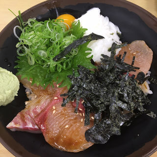堅田丼(海鮮寿司とれとれ市場)