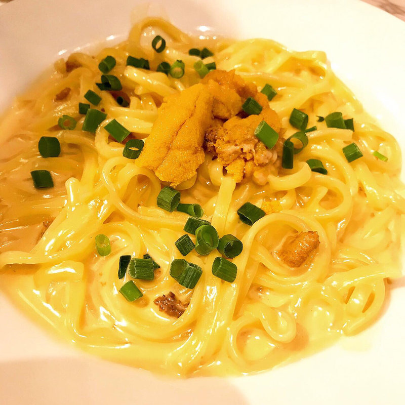 うにのクリームスパゲッティ(魚とワインとイタリアン 神楽坂ワイクッチーナ)