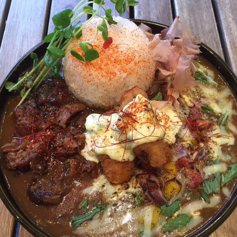 (ジパングカリーカフェ 和風カレー ヒゲ ボウズ)