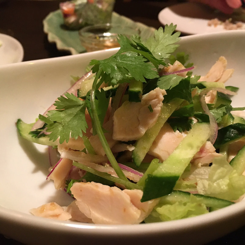 蒸し鶏とパクチー(アガリコサッポロ)