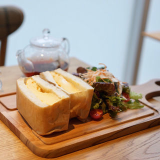 厚焼きたまごの極美サンドイッチ(嵜本ベーカリーカフェ)