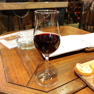 グラスワイン（赤）(イタリアンバル PONTE （ポンテ）)