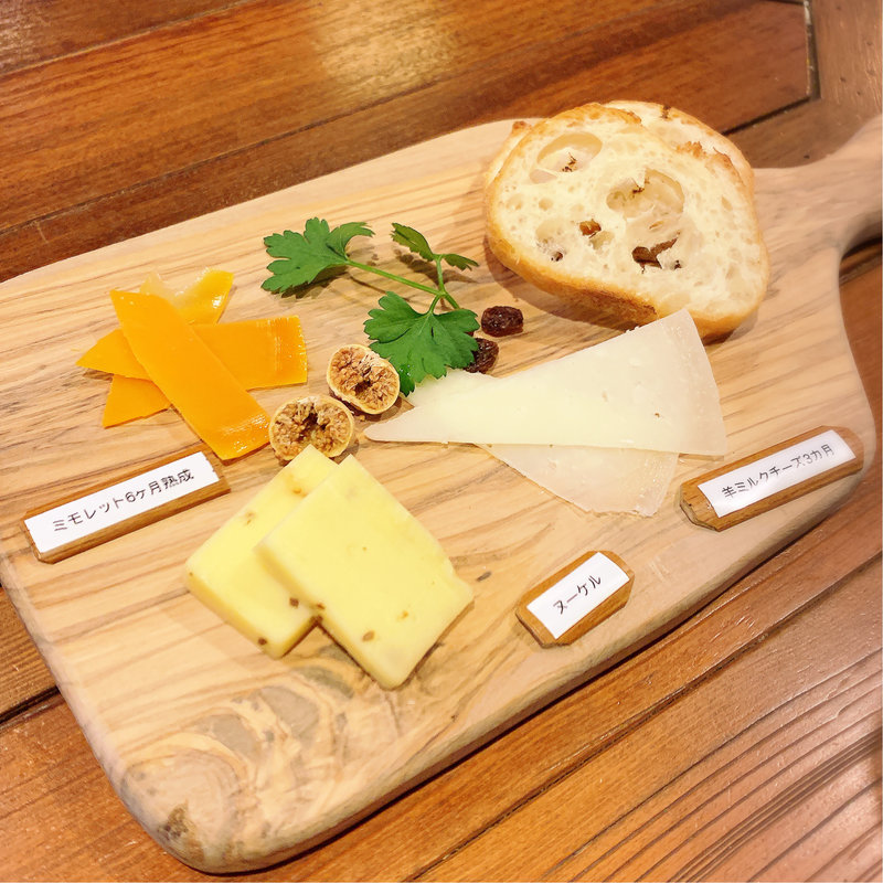 世界のチーズ盛り合わせ(Osteria al Ponte(オステリア アル ポンテ))