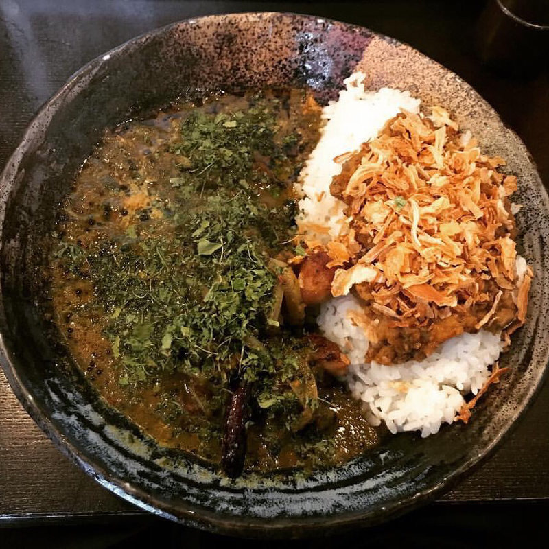 あいがけカレー（チキン）＋気まぐれソース(カレーノトリコ)