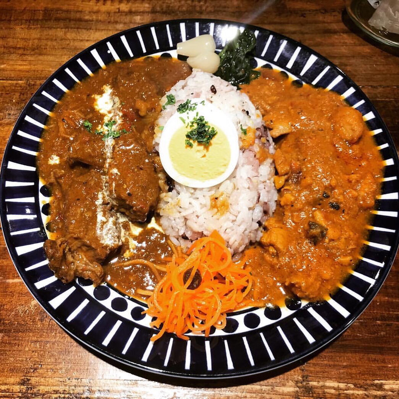 カレー2種がけ（チキン・ビーフ）(リトルネストカフェ)