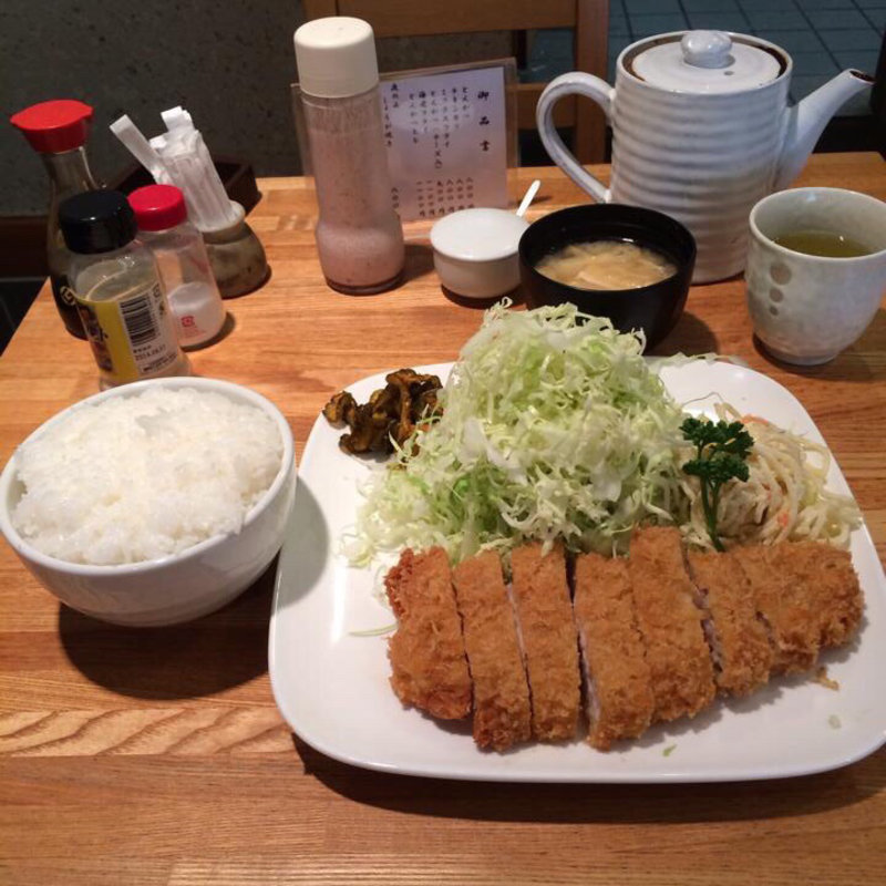 とんかつ定食(江戸一)