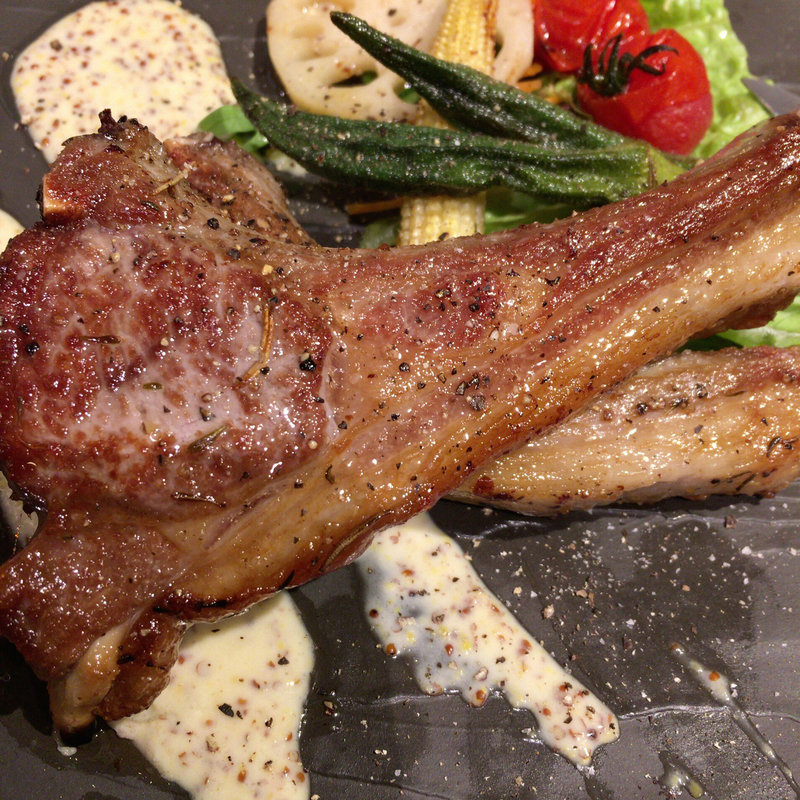 ラムチョップ(ホルモン焼肉しまちゃん)