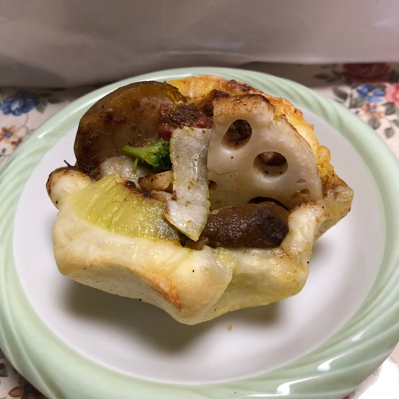 野菜たっぷりカレーパン(ル ブーランジェ ヨシヒロ イケダ)