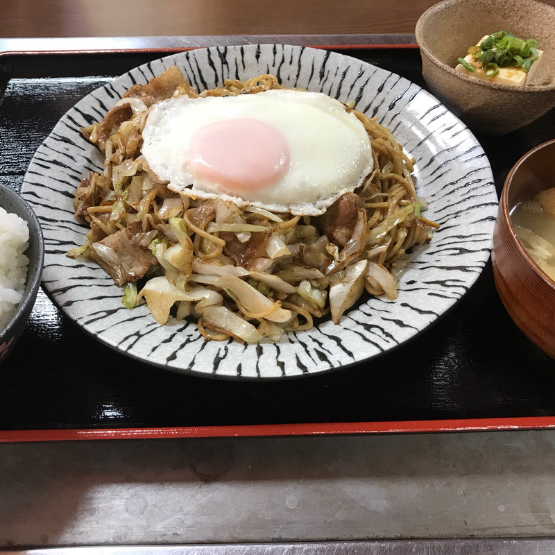 月見豚焼きそば定食(鉄板ダイニング OKONOMIYA)