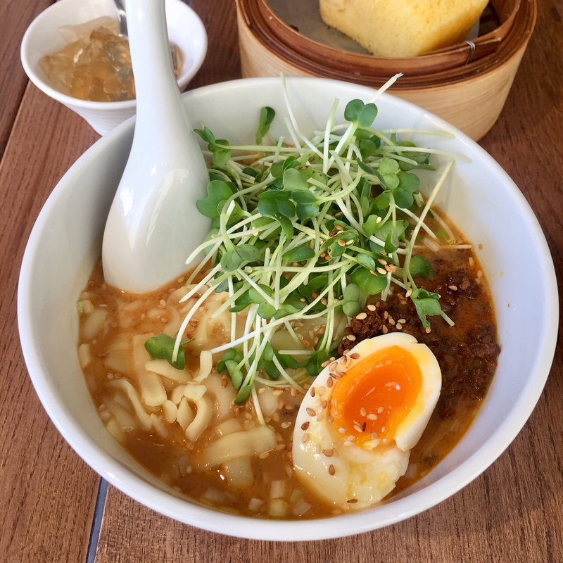チーズとろける担々麺(真不同 飲茶倶楽部 茅場町店)