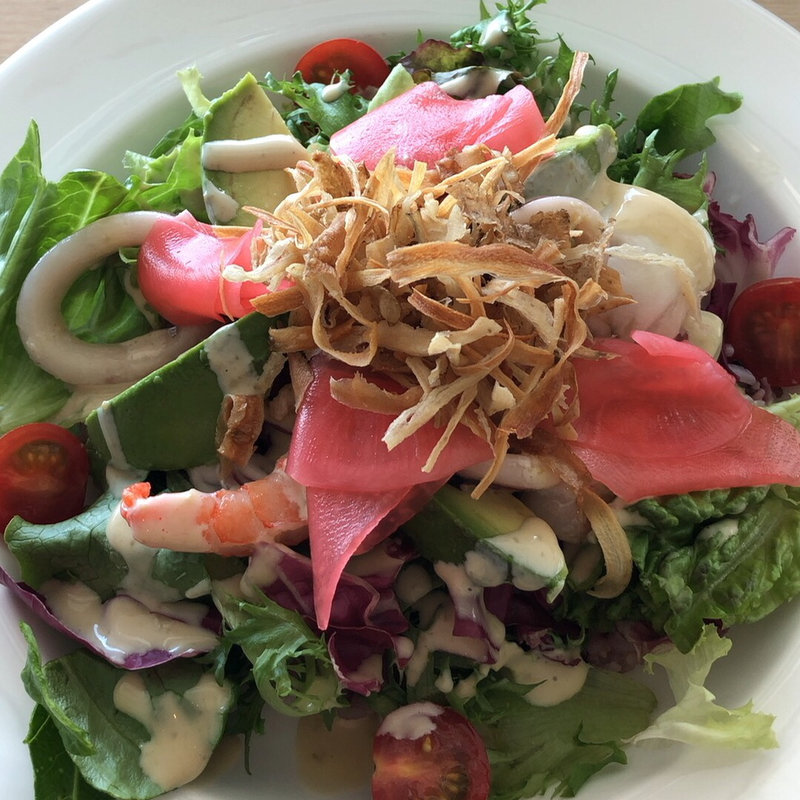 シーフードとアボカドのサラダライス(シェフズブイ 横浜ランドマークタワー店)