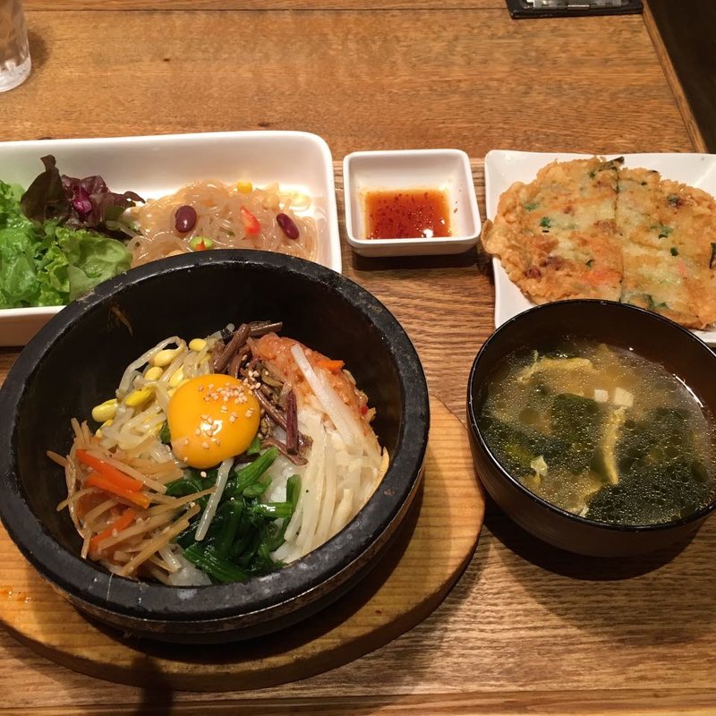 石焼ビビンパセット(韓美膳 （ハンビジェ）)